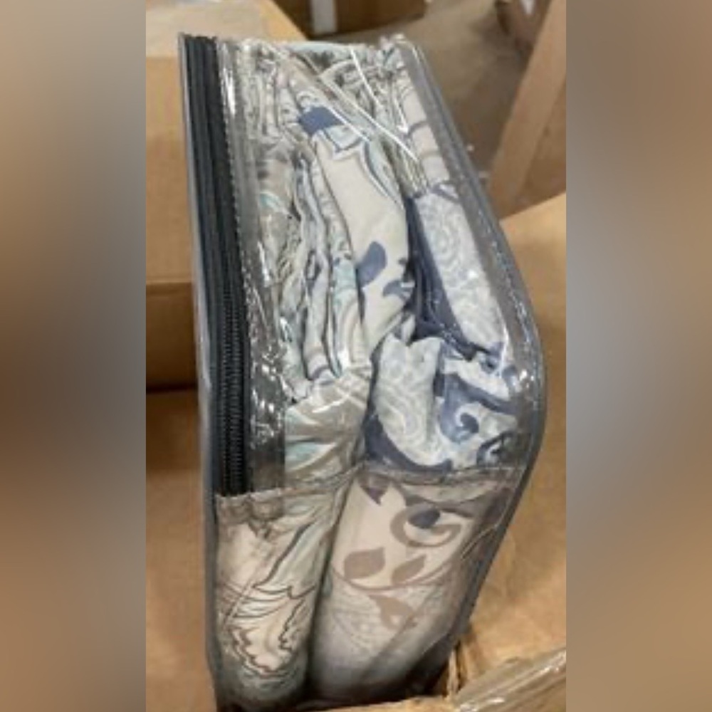 Madison Park Loleta 3 Piece Cotton Floral Printed Reversible Duvet Cover Set - Picture 9 of 9